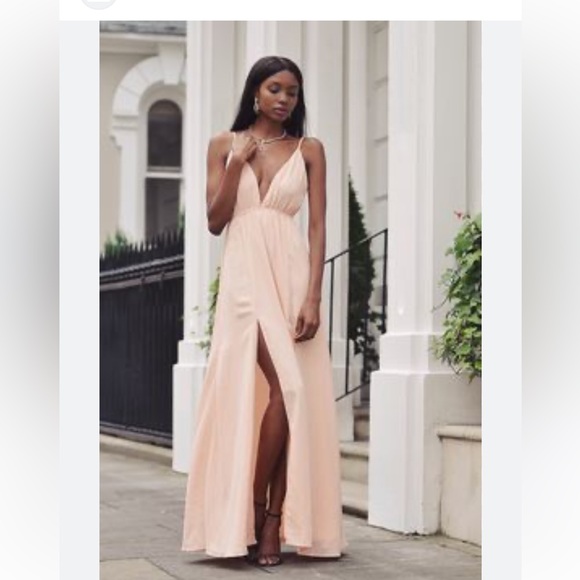 Fame and Partners Dresses & Skirts - Fame and Partners Dress- peachy pink with neck strap closure